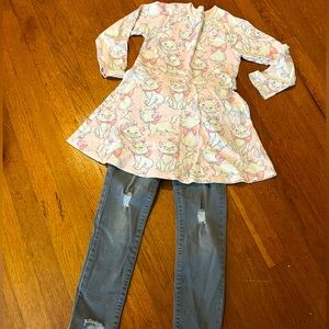 Disney outfit! Sz 5 top sz6 bottom